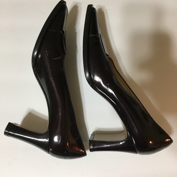 Escada Granite Pumps Size 7 1/2 B W/ Metal Front - Picture 6 of 8